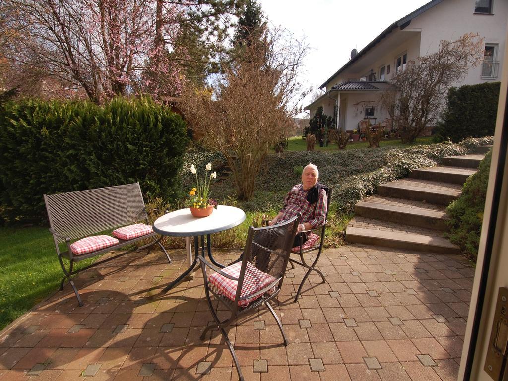Land Und Leute Apartamento Fritzlar Exterior foto